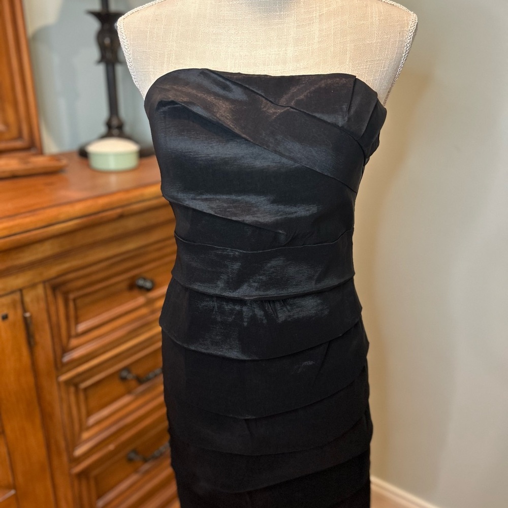 Forever 21 Elegant Black Strapless Dress